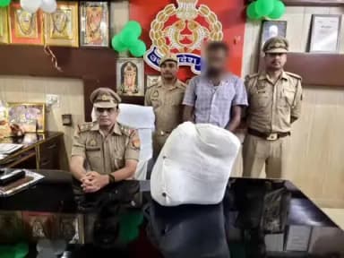 सदर: लंका पुलिस ने 10.118 किग्रा अवैध गांजा और 01 मोटरसाइकिल के साथ अभियुक्त को किया गिरफ्तार