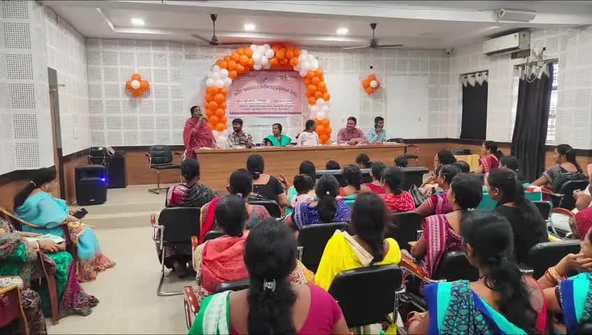 ଝାରସୁଗୁଡା: ସଂସ୍କୃତି ଭବନ ଠାରେ ଝାରସୁଗୁଡା ଜିଲ୍ଲାସ୍ତରୀୟ ଆର୍ଥିକ ସାକ୍ଷରତା ଓ ଅନ୍ତର୍ଭୁକ୍ତିକରଣ କାର୍ଯ୍ୟକ୍ରମ ଅନୁଷ୍ଠିତ