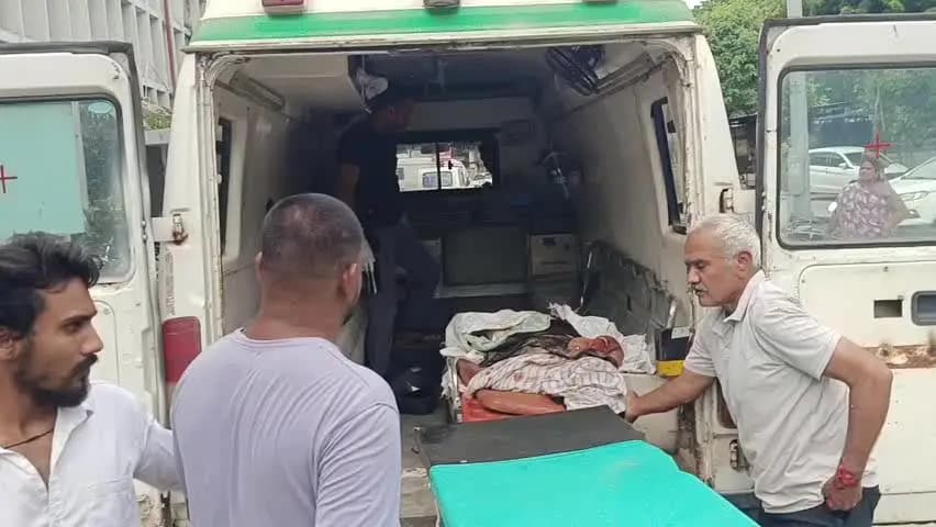 बांसवाड़ा: बोरवट के पास भीषण सड़क हादसा: ट्रैलर ने स्कूटी को चपेट में लिया, महिला की मौके पर मौत, पति घायल