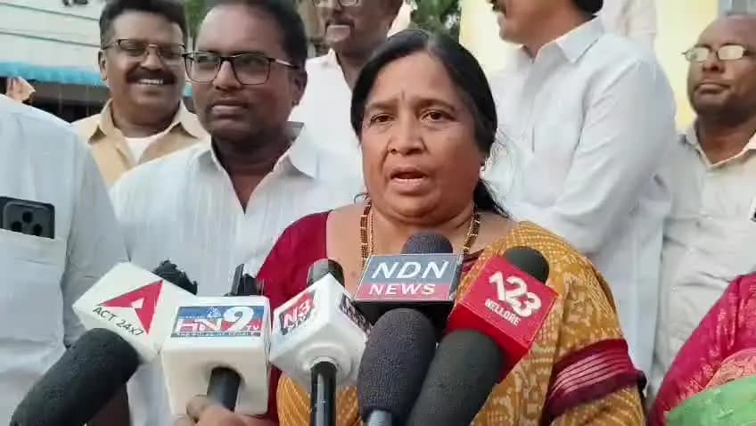 శ్రీ పొట్టి శ్రీరాములు నెల్లూరు: బీసీలకు 33.3% రిజర్వేషన్లు: హర్షం వ్యక్తం చేసిన నగర మహిళా అధ్యక్షురాలు కప్పిరా రేవతి