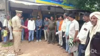 भिनगा: साइबर सेल टीम ने चौकी सेमरी, इंडियन बैंक के पास आमजन को साइबर सुरक्षा की जानकारी दी