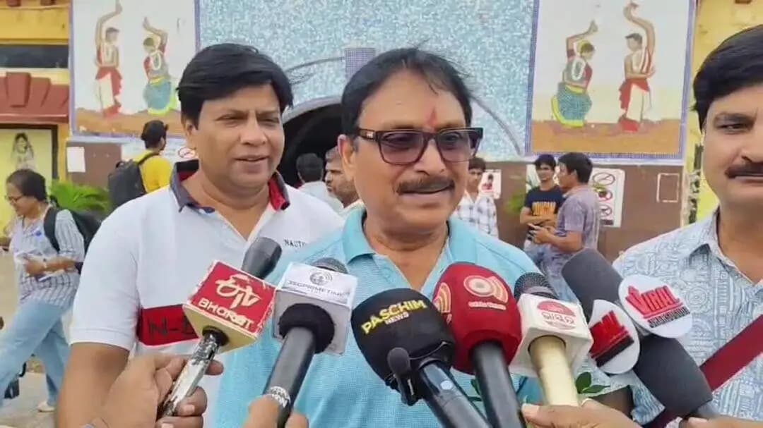 ଲଖନପୁର: ଝାରସୁଗୁଡ଼ା ରେ ଆୟୋଜିତ ଊସୁ ପ୍ରତିଯୋଗିତାରେ ଯୋଗ ଦେଲେ ଜିଲ୍ଲା ବାହାର ଉସୂ ପ୍ରତିନିଧି