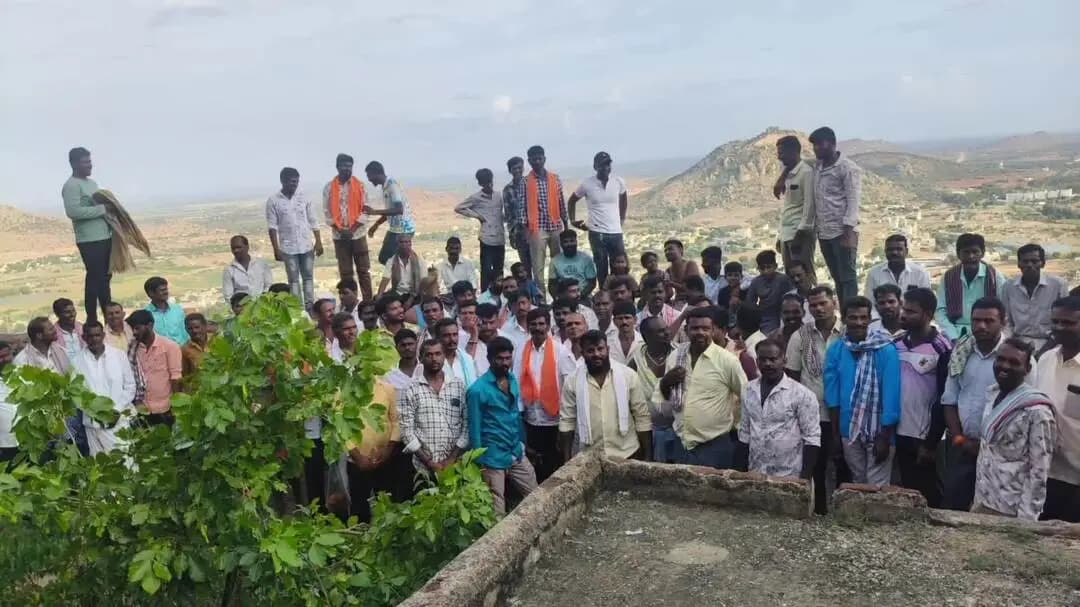 ಪಾವಗಡ: ಶ್ರಾವಣ ಶುಕ್ರವಾರ: ಪಾವಗಡ ಹಮಾಲಿ ಕಾರ್ಮಿಕರಿಂದ ಪಟ್ಟಣದ ದೇವಾಲಯಗಳಲ್ಲಿ ವಿಶೇಷ ಪೂಜೆ