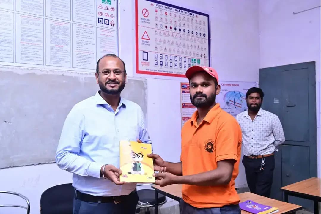 जिले के युवाओं को निजी क्षेत्र में रोजगार के अवसर उपलब्ध कराने के लिए आयोजित जिला स्तरीय रोजगार मेले में 14 अभ्यर्थियों का अंतिम चयर किया गया। जिला रोजगार एवं स्वरोजगार मार्गदर्शन केंद्र द्वारा आईटीआई गौरेला में आयोजित रोजगार मेले में साक्षात्कार की प्रक्रिया पूरी होने के बाद चयनित युवाओं को स्थल पर ही नियुक्ति पत्र सौंपे गए।
#chhattisgarhcmo
#dprchhattisgarh
#GPM