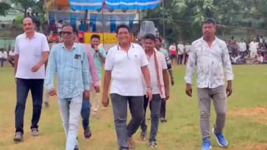ବୀରମହାରାଜପୁର: ଚରଦା ଖେଲ ପଡ଼ିଆଠାରେ ବିନିକା ବ୍ଲକ୍ ଜୋନ୍ ର ଫୁଟବଲ୍ ପ୍ରତିଯୋଗିତାର ସେମିଫାଇନାଲ ଖେଲ ଅନୂଷ୍ଠିତ