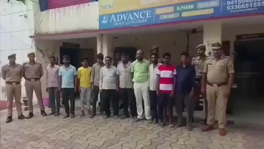 मैथा: चम्पतपुर के समीप मोबाइल की रोशनी में जुआ खेल रहे 11 जुवारी गिरफ्तार, ₹36,250 बरामद, शिवली पुलिस ने की कार्रवाई