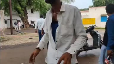 शिवपुरी नगर: शिवपुरी कोर्ट में भरण-पोषण की तारीख पर पति पर पत्नी का हमला, पत्थर से मारकर उंगली चबाई