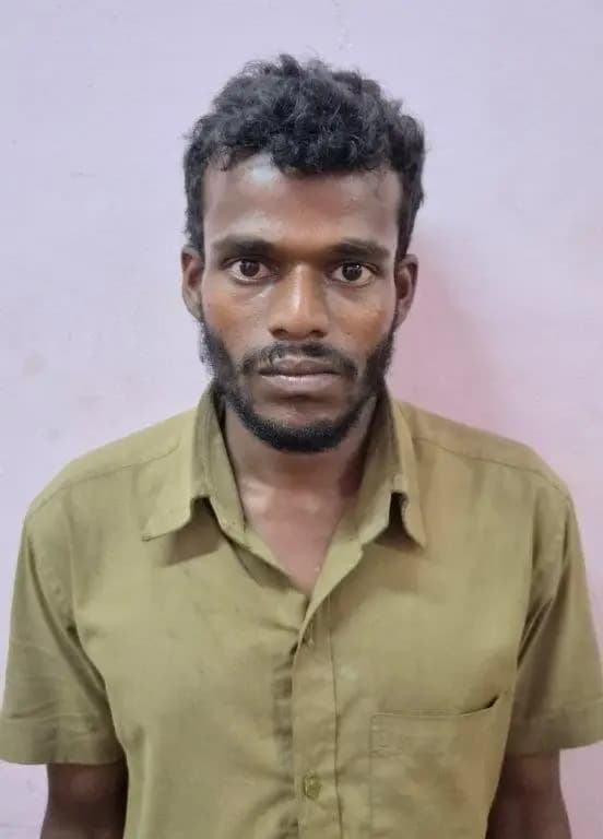ಮುಲ್ಕಿ: ಮುಲ್ಕಿ ಚಂದ್ರಮೌಳೇಶ್ವರ ದೇವಸ್ಥಾನದಲ್ಲಿ ಕಾಣಿಕೆ ಹುಂಡಿ ಕಳ್ಳತನ: ಆರೋಪಿಯನ್ನು ಬಂಧಿಸುತ್ತಿದ್ದಾರೆ