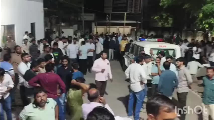 મહેસાણા શહેર: મહેસાણા પ્રેમ પ્રકરણ મામલો એ ડિવિઝન પોલીસ સ્ટેશન પહોંચ્યો મોડી રાત સુધી ન્યાયની માગ કરી FIR દાખલ કરાવી