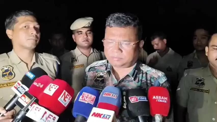 বইটামাৰী: যোগীঘোপাত দুধৰ্ষ ডকাইতক এনকাউণ্টাৰ, ঘটনা সন্দৰ্ভত যোগীঘোপাত জিলাৰ জ্যেষ্ঠ আৰক্ষী অধীক্ষক নোমল গগৈ মাহাত্তাৰ মন্তব্য