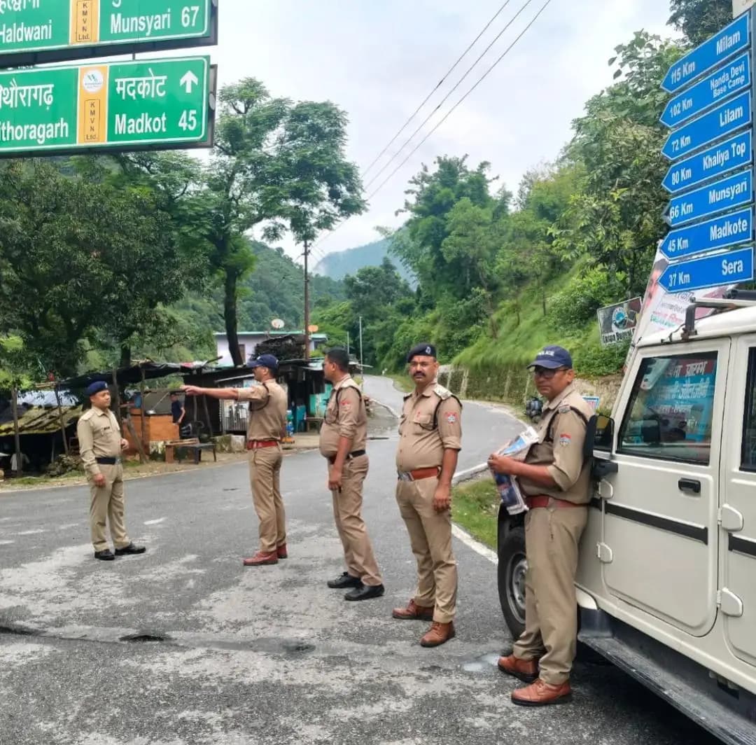 पिथौरागढ़ में शराब पीकर वाहन चलाने वाले चालक को पुलिस ने हिरासत में लिया