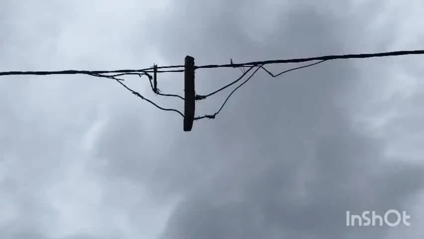 चरपोखरी: महीनों से जर्जर तार नहीं बदला, अब जलकर ठप हुई बिजली! विभाग की लापरवाही से मनैनी के लोगों में आक्रोश