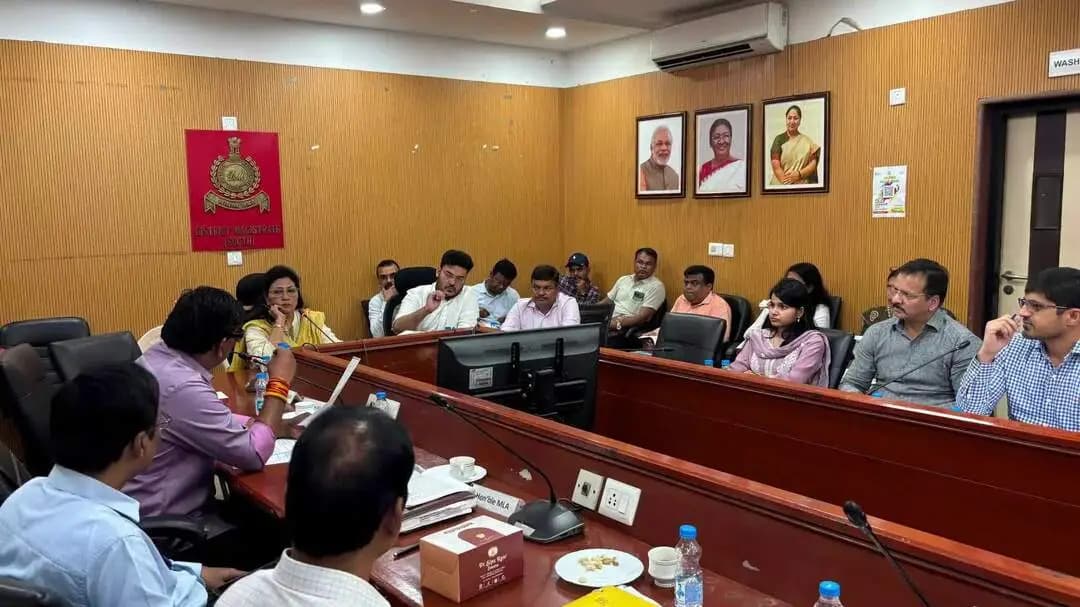 डीडीसी बैठक में विधायक गजेंद्र यादव ने उठाए जनहित के मुद्दे