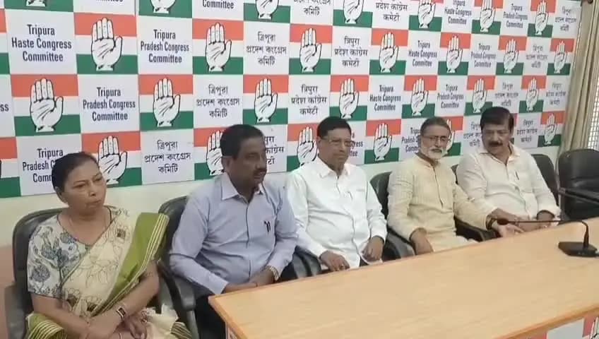 মোহনপুর: প্রদেশ কংগ্রেস লিগ্যাল ডিপার্টমেন্ট এর বৈঠক কংগ্রেস ভবন , উপস্থিত কংগ্রেস সভাপতি আশীষ কুমার সাহা