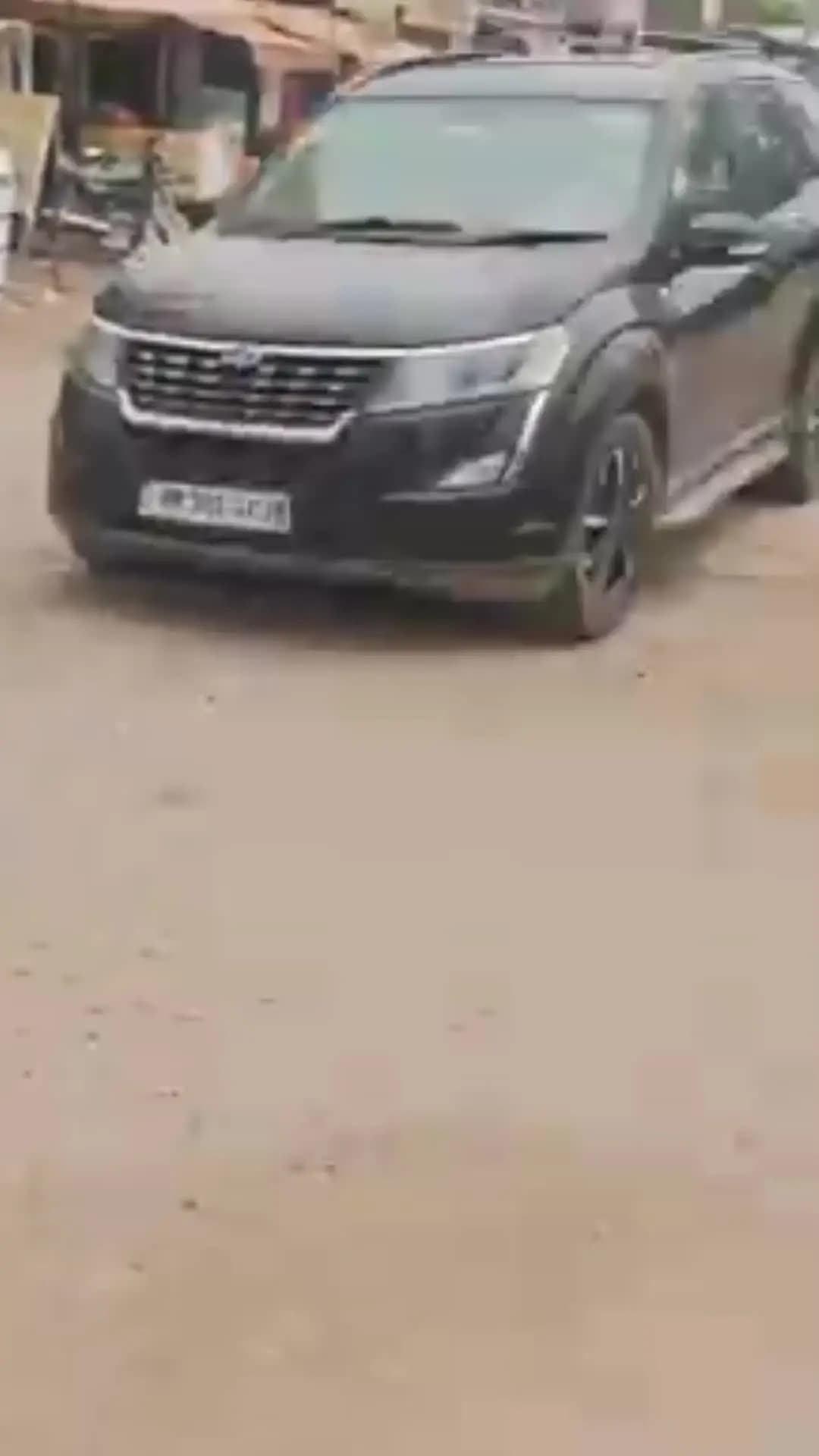 सड़क नहीं बनाओगे तो गाली खाओगे!" 😡 फरीदाबाद पल्ला-सेहतपुर रोड पर फूटा जनता का गुस्सा, लाख लोग परेशान!
