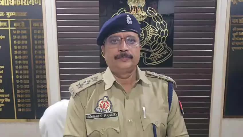 मुहम्मदाबाद: बरेसर थाना क्षेत्र के सिपाह गांव में मिली लाश से फैली सनसनी, सीईओ सुधाकर पांडे ने बताया पीएम रिपोर्ट के बाद होगा खुलासा