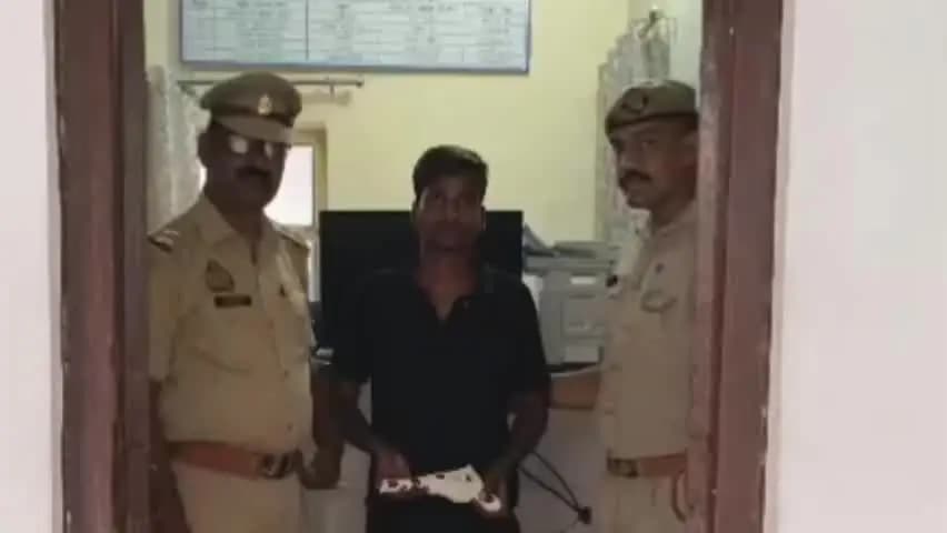 झांसी: हिस्ट्रीशीटर को तमंचा और कारतूस के साथ किया गया गिरफ्तार