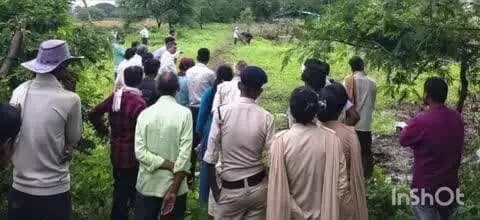 राजनांदगांव: कलेक्टर जनदर्शन में प्राप्त शिकायत पर घास मद की शासकीय भूमि से अतिक्रमण हटाया गया