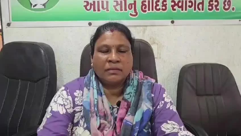 વલસાડ: તંત્રની બેદરકારી બાબતે કોંગ્રેસના સભ્ય જયશ્રીબેન વિગત આપી