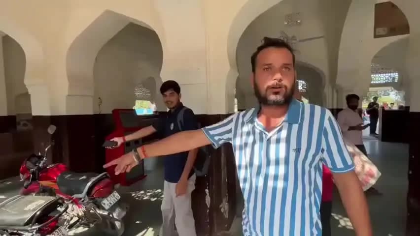 नवलगढ़: नवलगढ़ रेलवे स्टेशन पर अचानक रेलवे पुलिस की कार्रवाई, बाइक चालान से मचा हड़कंप