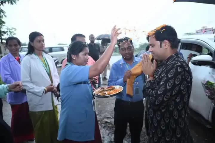 ଝାରସୁଗୁଡା: ବଡ଼ମାଲ ସ୍ଥିତ ମହାନଦୀ ନେତ୍ର ଚିକିତ୍ସାଳୟସୋସାଇଟି ପକ୍ଷରୁ ମୋବାଇଲ୍ ଆଇ ହେଲ୍ଥକେୟାର ଭ୍ୟାନ୍ର ଉଦ୍ଘାଟନ କାର୍ଯ୍ୟକ୍ରମ