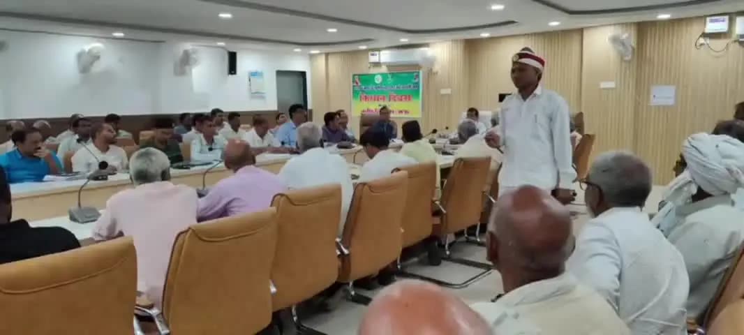मऊ: सामान्य विभिन्न फसलों के निःशुल्क मिनिकिट बीज वितरण अब 'पहले आओ पहले पाओ' के सिद्धांत के स्थान पर होंगी ऑनलाइन बुकिंग