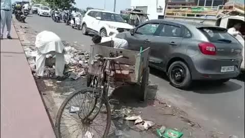 रोहतक: रोहतक नगर निगम के सफाई कर्मचारियों ने 37 जगह पर तैनात किए अपने ठेकेदार,नही उठा कूड़ा।