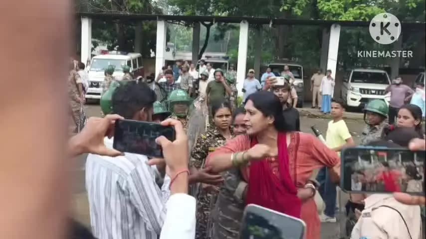 गिरिडीह: मुख्यमंत्री का पुतला दहन करने पर BJP कार्यकर्ताओं और पुलिस में तीखी नोकझोंक
