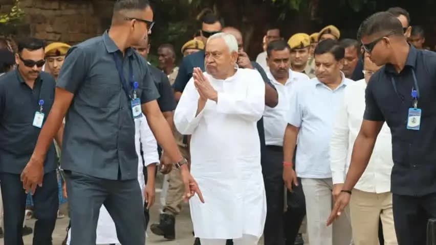 हरनौत: हरनौत के सिरसी गांव में पूर्व सीएम नीतीश कुमार ने दिवंगत ललन प्रसाद सिंह को दी श्रद्धांजलि, सुरक्षा के पुख्ता इंतजाम