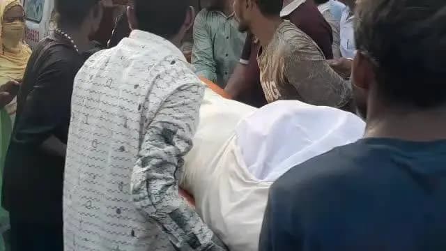 मथुरा: नगर निगम के सफाई कर्मचारी की मौत के बाद गुस्साए परिजनों ने 5 घंटे बाद खोला जाम