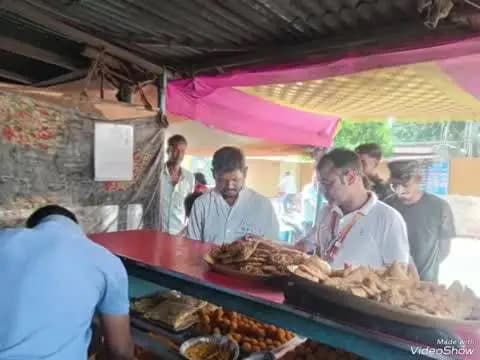 मोहनपुर: खाद्य सुरक्षा टीम ने शहर के विभिन्न खाद्य प्रतिष्ठानों में जांच अभियान चलाया