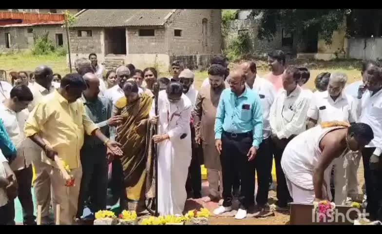 ಕೆ.ಜಿ.ಎಫ್: ಕೆಜಿಎಫ್ ನಲ್ಲಿ 5 ಕೋಟಿ ವೆಚ್ಚದಲ್ಲಿ ಹೈಟೆಕ್ ಆಸ್ಪತ್ರೆ ನಿರ್ಮಾಣಕ್ಕೆ ಶಾಸಕಿ ರೂಪಕಲಾರಿಂದ ಗುದ್ದಲಿ ಪೂಜೆ