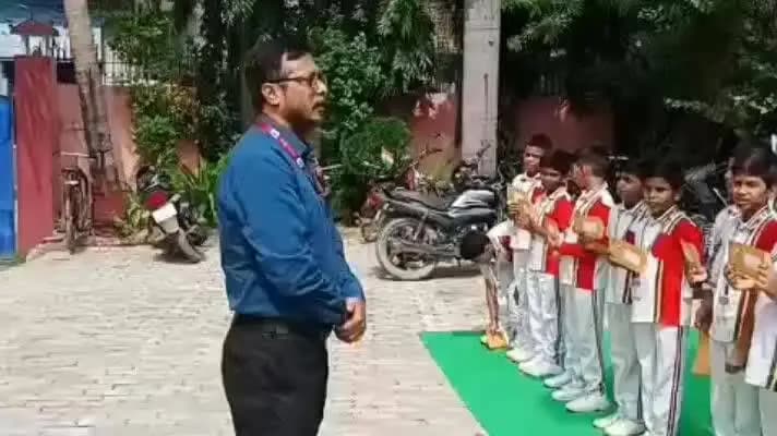 मुगलसराय: अलीनगर में जवानों के लिए 500 से अधिक विद्यार्थियों ने भेजीं राखियां