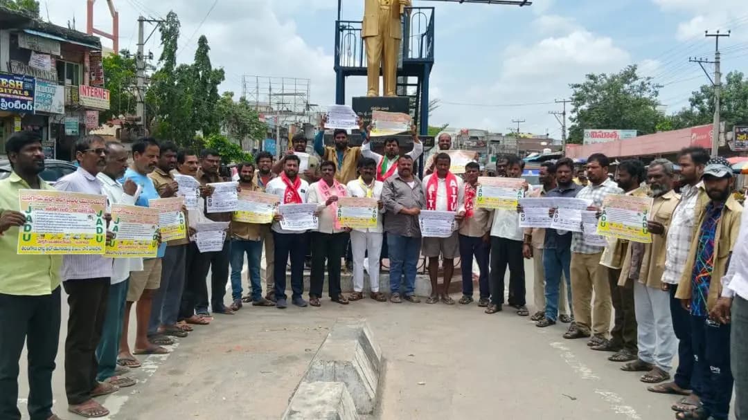 జనగాం: జనగామలో ఆటో డ్రైవర్ల నిరసన: 23వ తేదీ నుండి నిరవధిక సమ్మె