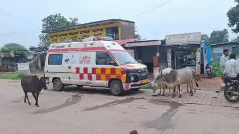 बड़वारा: बड़वारा सामुदायिक स्वास्थ्य केंद्र में एंबुलेंस कई दिनों से खराब, मरीज परेशान
