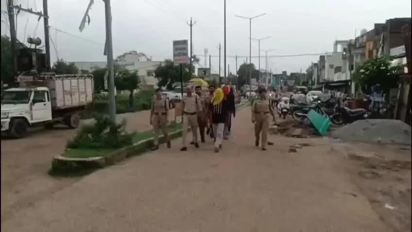 भांडेर: चिरगांव-भांडेर रोड पर पुल के पास, जुए के फड़ पर पुलिस की दबिश, 7 जुआरी गिरफ्तार, नगर में जुलूस