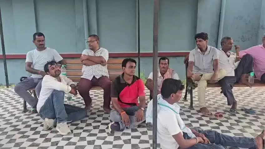 दरभंगा: दरभंगा सदर थाना क्षेत्र के लोआम में सड़क हादसे में पति-पत्नी की मौत, दो बच्चे हुए अनाथ