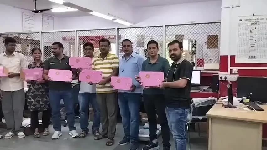 रावतभाटा: रावतभाटा में रक्षाबंधन से पहले डाक विभाग का 'राखी से रक्षा' अभियान, स्पीड पोस्ट से सैनिकों तक पहुंचेगी राखी