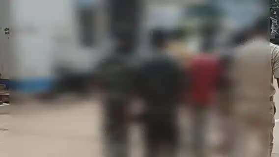 पालोजोरी: साइबर थाना पुलिस ने शनिवार शाम 5 बजे पालोजोरी में छापेमारी कर साइबर क्राइम के आरोप में एक संदिग्ध को पकड़ा