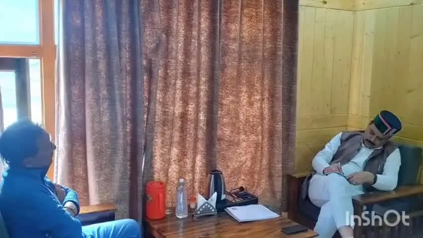 इंदौरा: संगठन सृजन अभियान के तहत विधायक इंदौरा मलेंद्र राजन ने किया संवाद