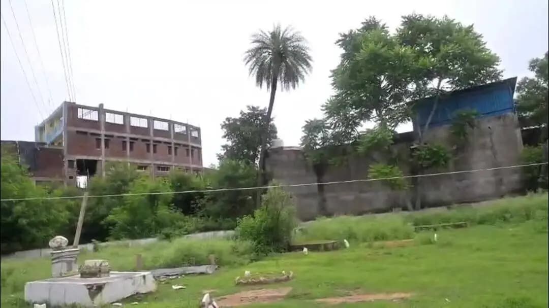 दतिया नगर: दतिया के एक्सल आईटी पब्लिक स्कूल का हाइटेंशन लाइन से जुड़ा वीडियो वायरल, सुरक्षा व्यवस्था पर उठे सवाल