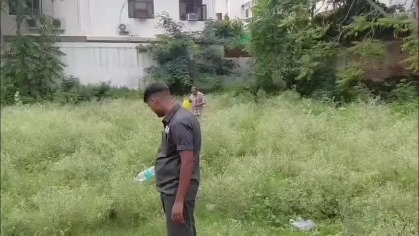 ग्वालियर गिर्द: पत्रकार के घर चोरी की कोशिश, शोर सुनकर भागा चोर घायल, लोगों ने पुलिस को सौंपा