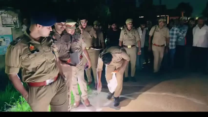 अमरोहा: अमरोहा में पति ने पत्नी की फावड़े से काटकर बेरहमी से हत्या की, क्षेत्र में मची सनसनी