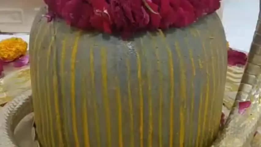राशमि: राशमी के झाड़ेश्वर महादेव मंदिर में विशेष श्रृंगार, अरावली तलहटी में भोलेनाथ का दिव्य संध्या श्रृंगार