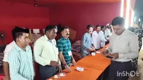 बांका: कांवरियों से मिले डीएम, व्यवस्थाओं में कमी पर तत्काल कार्रवाई के दिए निर्देश