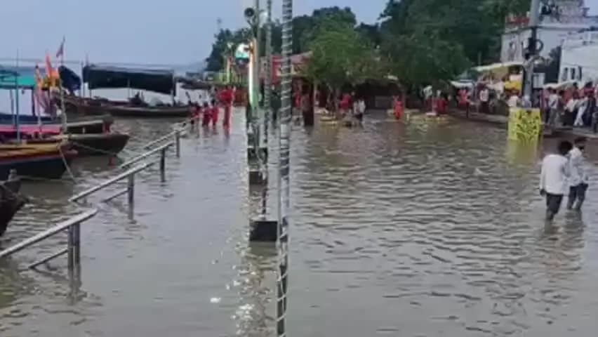 बक्सर: गंगा नदी का जलस्तर बढ़ने की रफ्तार 1.31 सेमी प्रति घंटा, प्रयागराज में स्थिर हुआ पानी