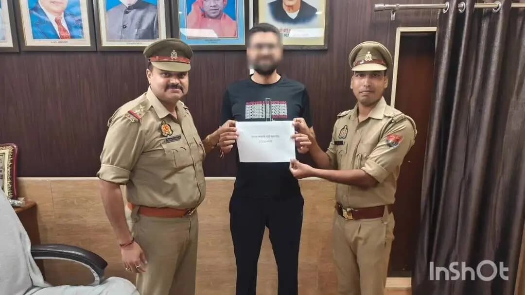 हापुड़: नवदुर्गा कॉलोनी निवासी साइबर ठगी के शिकार पीड़ित को पुलिस ने अथक प्रयास के बाद वापस कराई ₹33,500 धनराशि