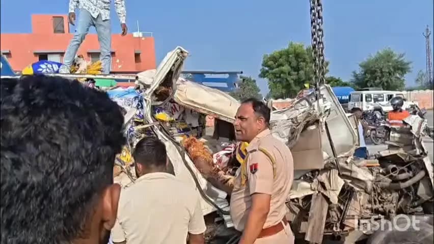 बनेड़ा: लांबिया टोल के पास भीषण सड़क हादसा: ट्रेलर की टक्कर से कंटेनर में घुसी पिकअप, चालक की मौत, मचा कोहराम