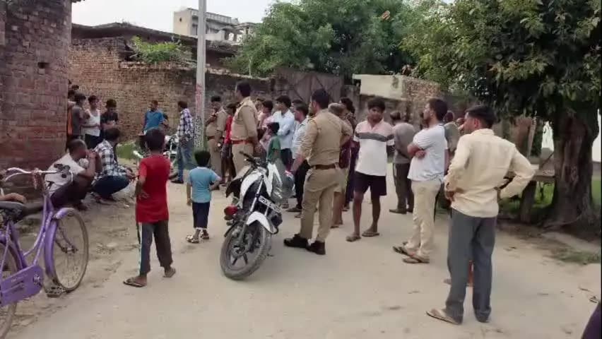 अमरोहा: अमरोहा में 14 वर्षीय किशोरी को घर से जबरन उठाकर गन्ने के खेत में दुष्कर्म, केस दर्ज, दो आरोपी पकड़े गए