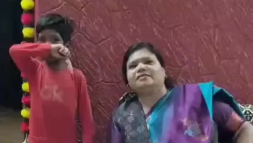घोड़ाडोंगरी: छात्र ने देशभक्ति कविता सुनाकर विधायक गंगा उइके का दिल जीता, प्रस्तुति की जमकर सराहना